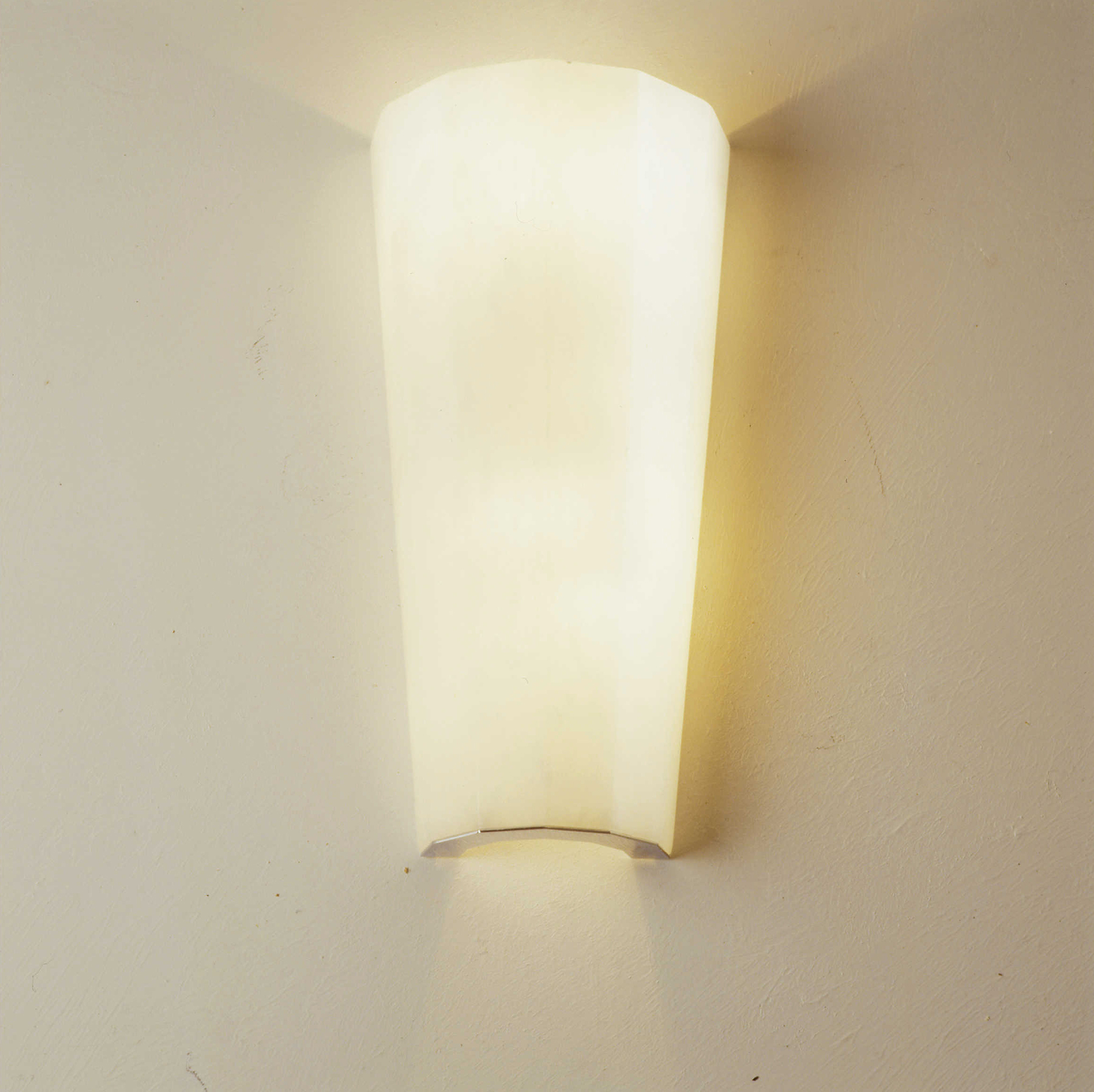 KYRA – Wandleuchte