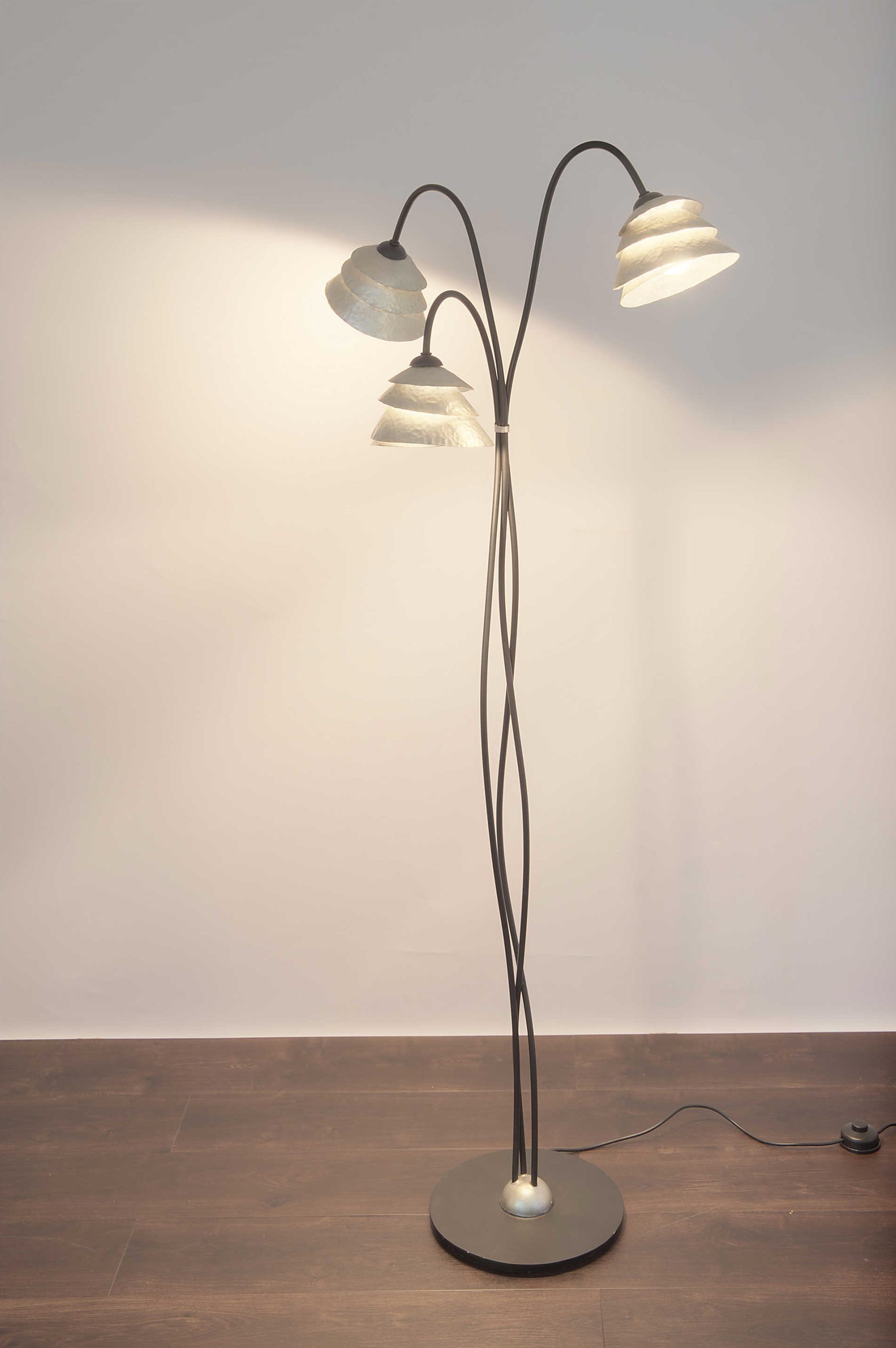 SNAIL ONE – Stehleuchte 3-flg.