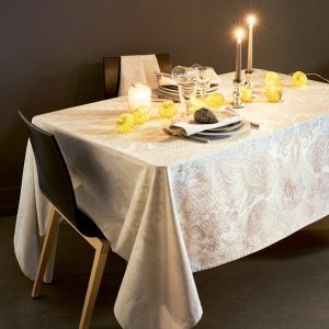mille-isaphire-parchemin-beschichtete-tischdecke-von-garnier-thiebaut